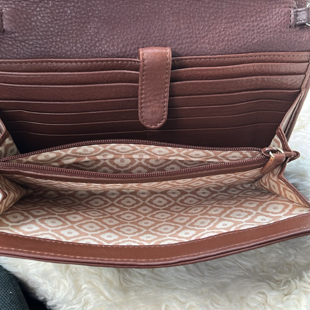 Brighton Two-tone Brown Pebbled Leather Monochromatic Bag Purse Wallet Wristlet - Picture 6 of 13